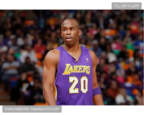 圣路易斯城助理教练因家庭原因辞职,球队予以批准并支持 圣路易斯城助理教练因家庭原因辞职,球队予以批准并支持